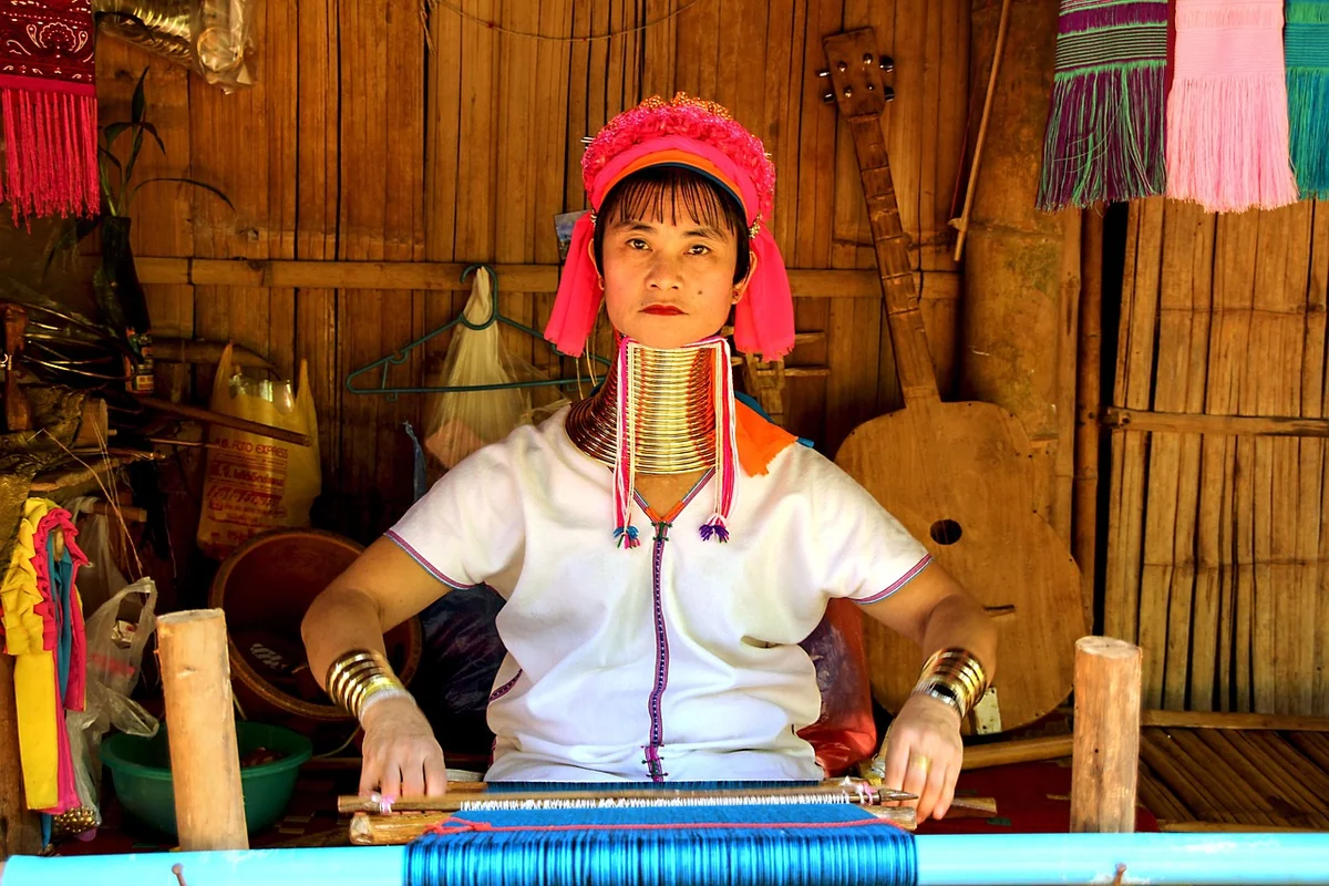 Des exemples de traditions dans le monde, du plus ouvert au plus intime